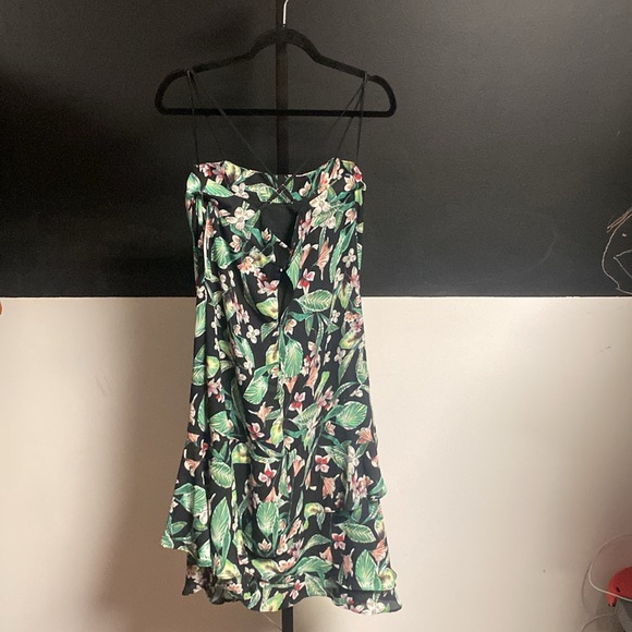 Adelyn Rae floral ruffle dress size small nwt - Picture 8 of 10
